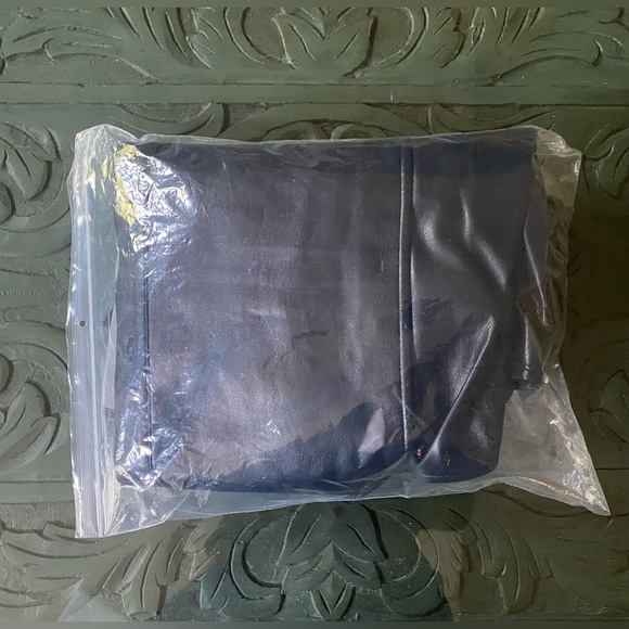 Grained Faux-Leather Shirt (CHEN PENG) - Picture 8 of 11